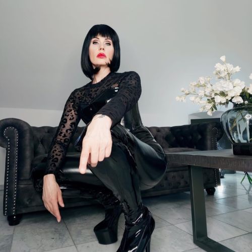 Galeriebild 17 von Mistress Helen Bates