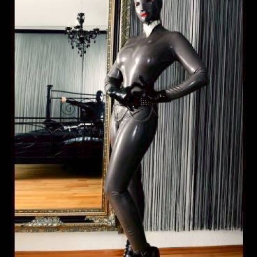 Galeriebild 1 von Mistress Helen Bates